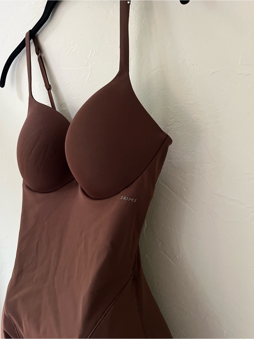 SKIMS BODY BUTT AND HIP ENHANCING CATSUIT IN COCOA M - Picture 3 of 8